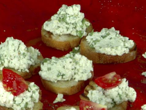Black Pepper Basil Bruschetta