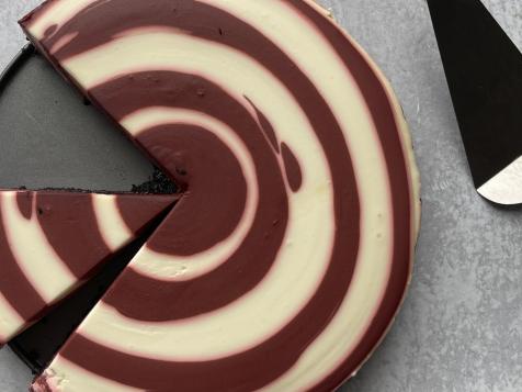 No-Bake Red Velvet Cheesecake