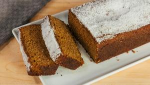 Gingerbread Cake with Snow Sugar