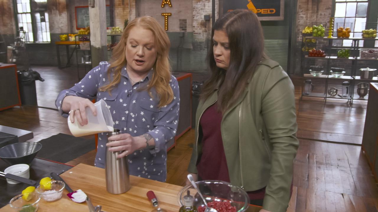 How to Use a Whipped Cream Dispenser