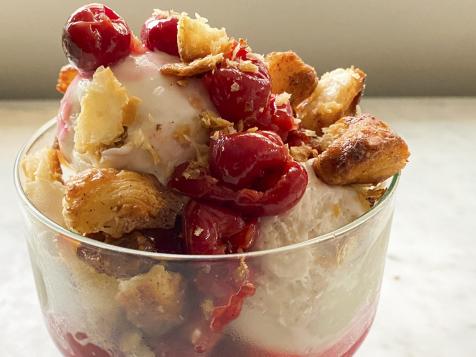 No-Churn Cherry Pie Sundaes
