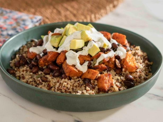 Quinoa, Sweet Potato and Black Bean Bowls with Yogurt Dressing | Food ...