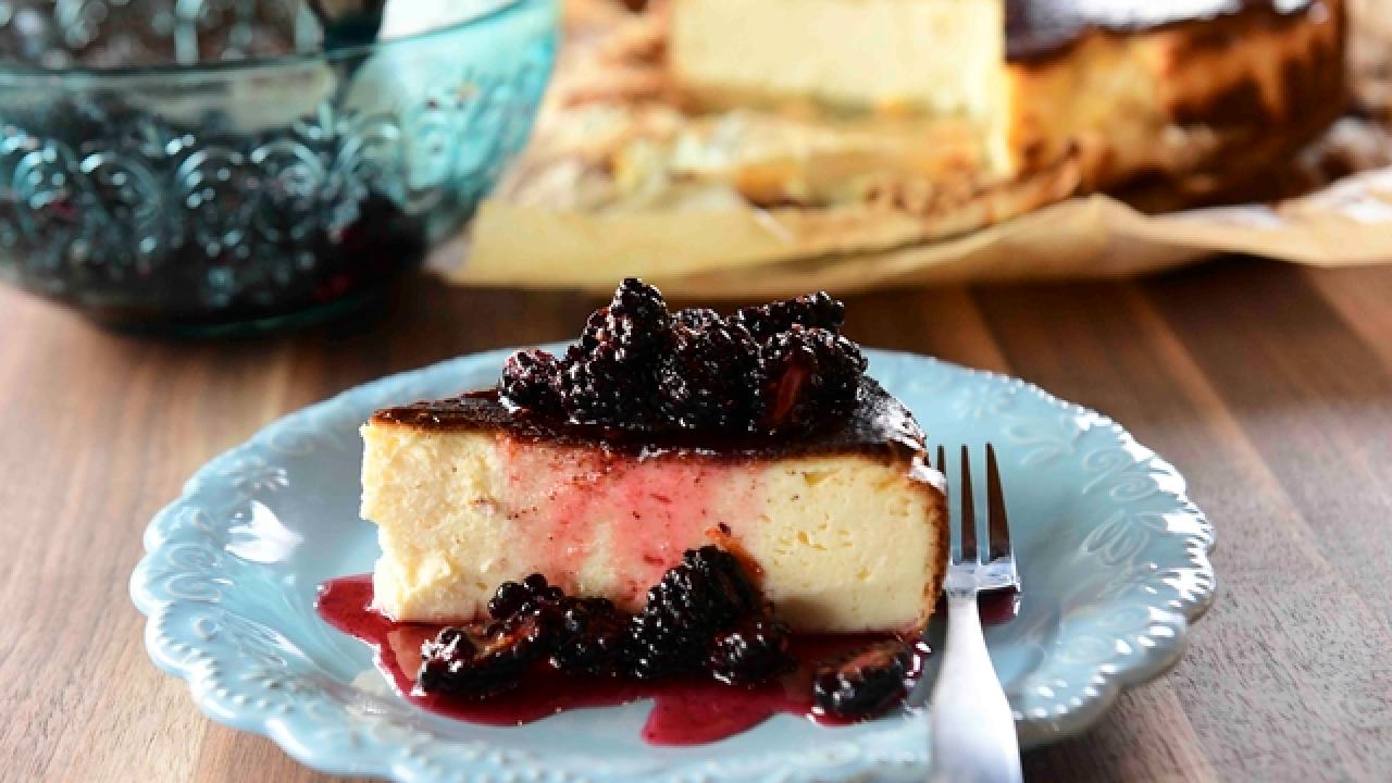 Burnt Cheesecake with Berries