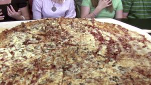 Randy's Four-Foot Pizza