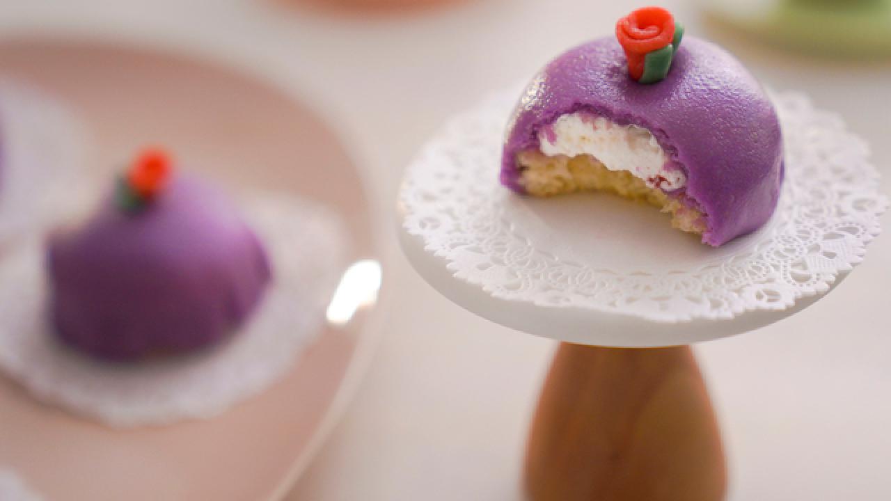Mini Strawberry Princess Cakes