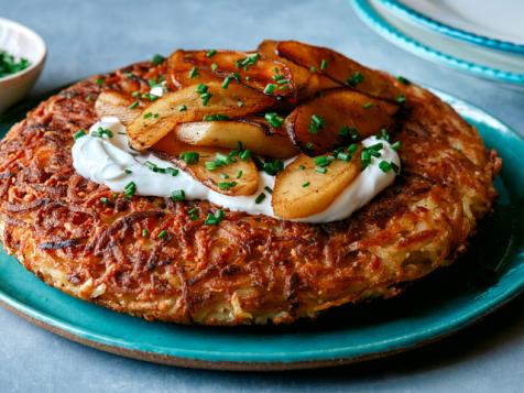 Pan-Fried Giant Latke with Caramelized Apples and Sour Cream