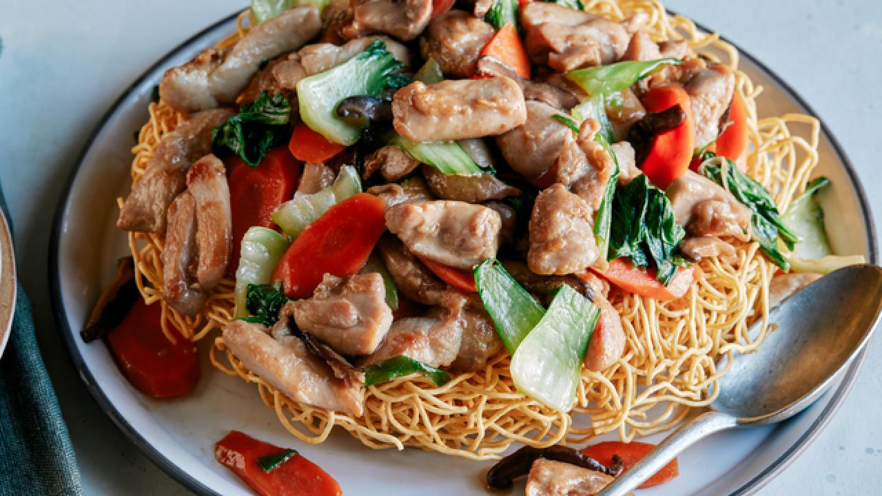 Crispy Pan-Fried Noodles with Chicken and Vegetables