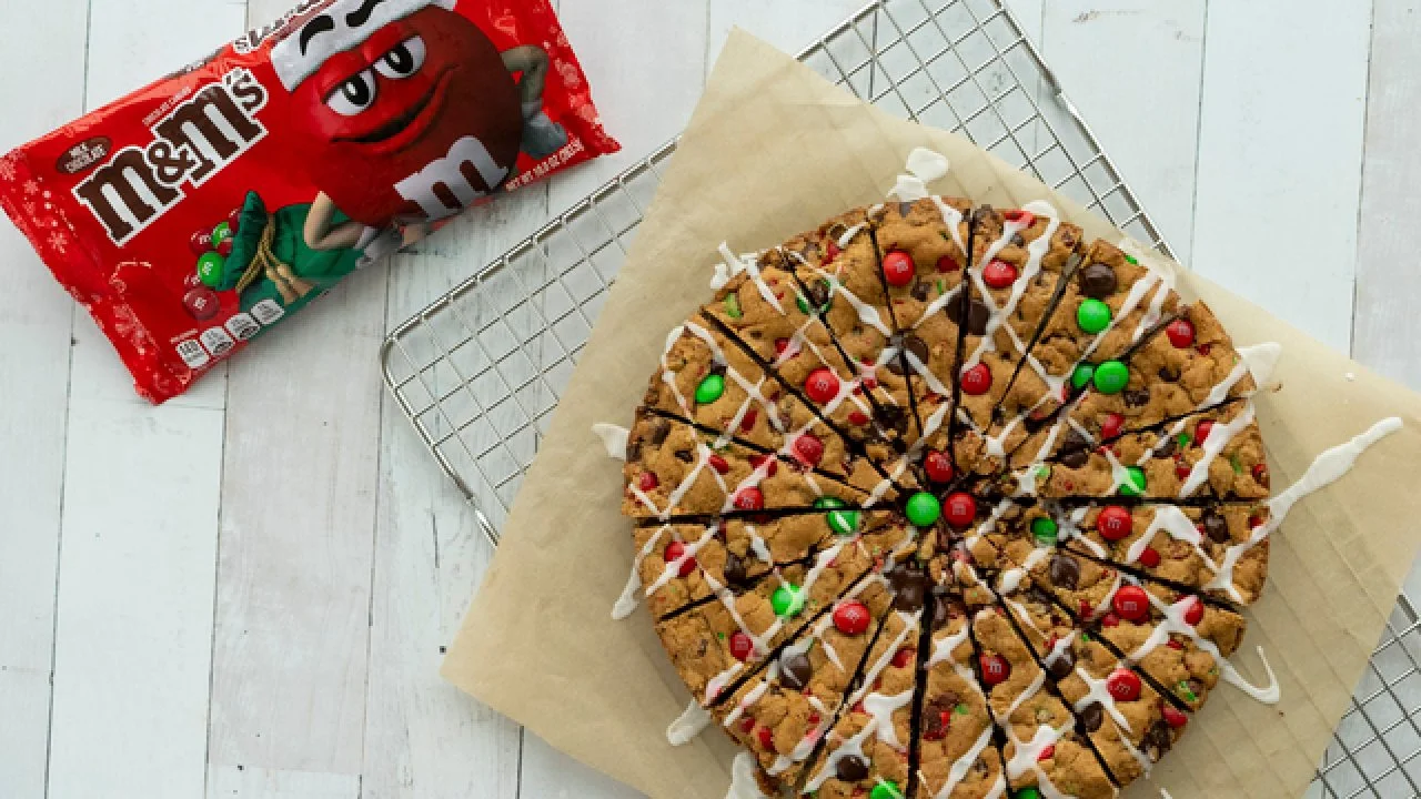 M&M’S Cookie Cake