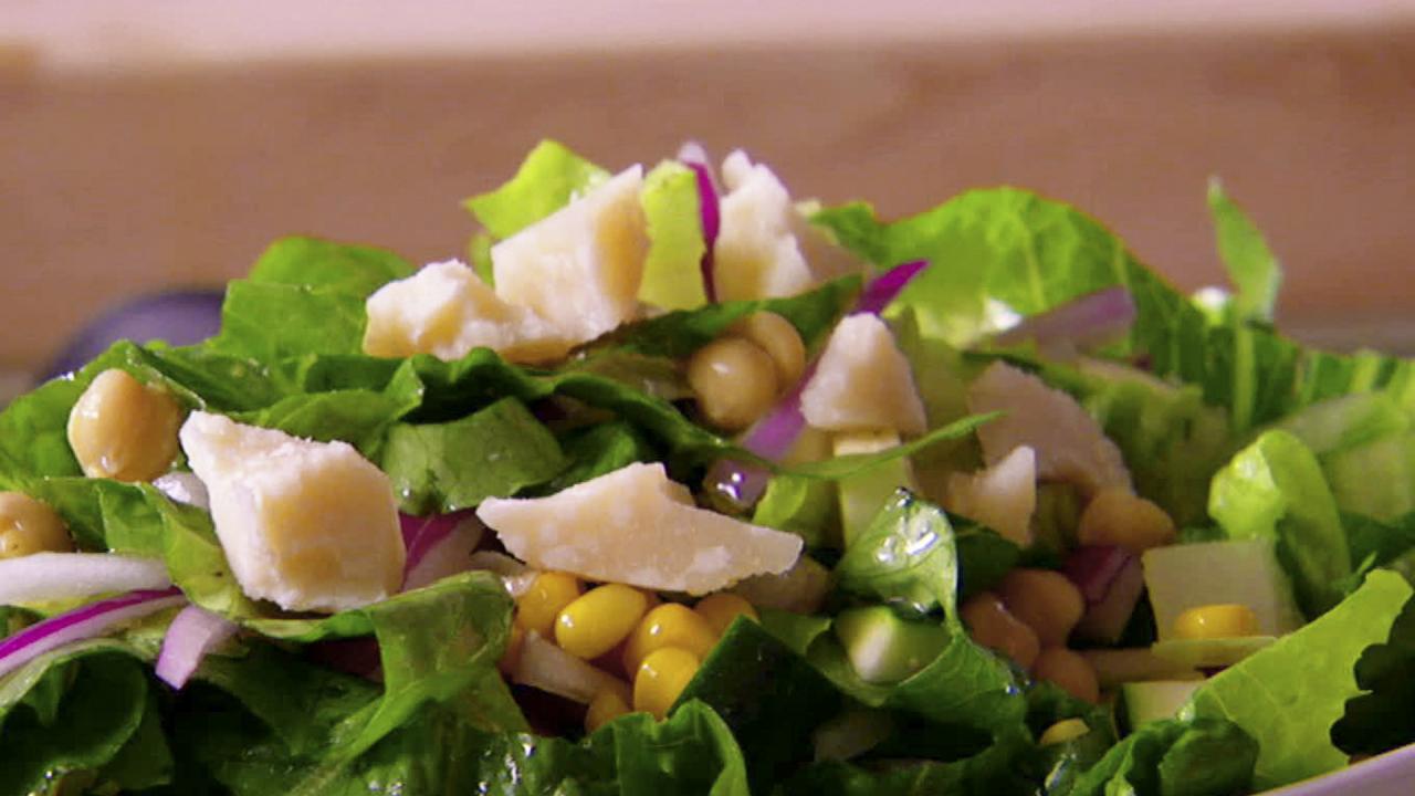 Garbanzo and Zucchini Salad