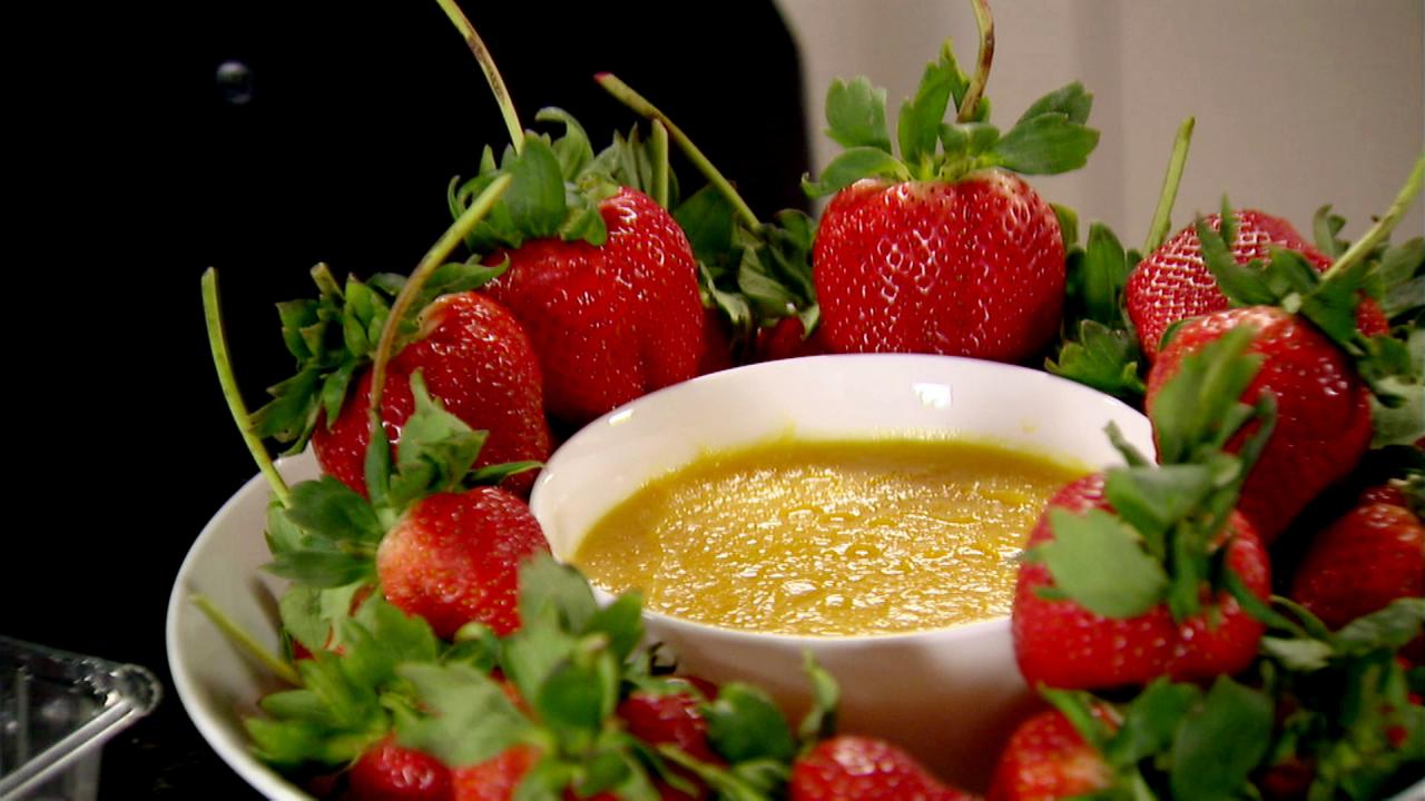 Orange Curd With Strawberries