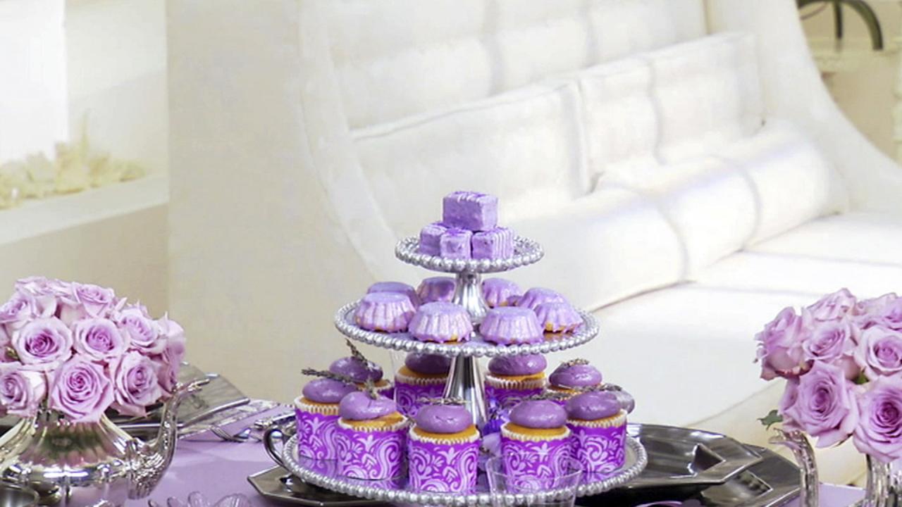 Tablescape Mini Cakes