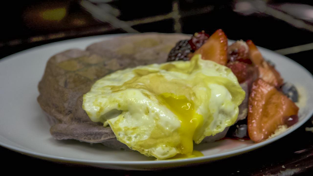Crack an Egg with Crystal Wahpepah
