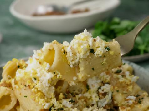 Extra-Creamy Cacio e Uova with Grated Egg
