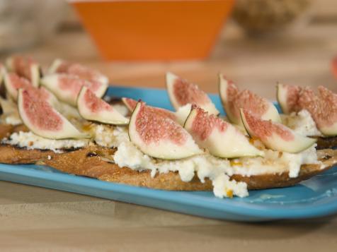 Learn to Make Bobby Flay's Easy Crostini Appetizers