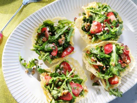 Strawberry-Arugula Salad in Crispy Parmesan Cups