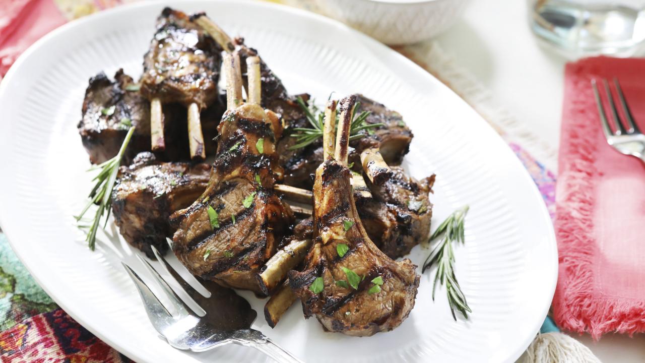 Grilled Lamb Chops with Pink Peppercorn Sauce