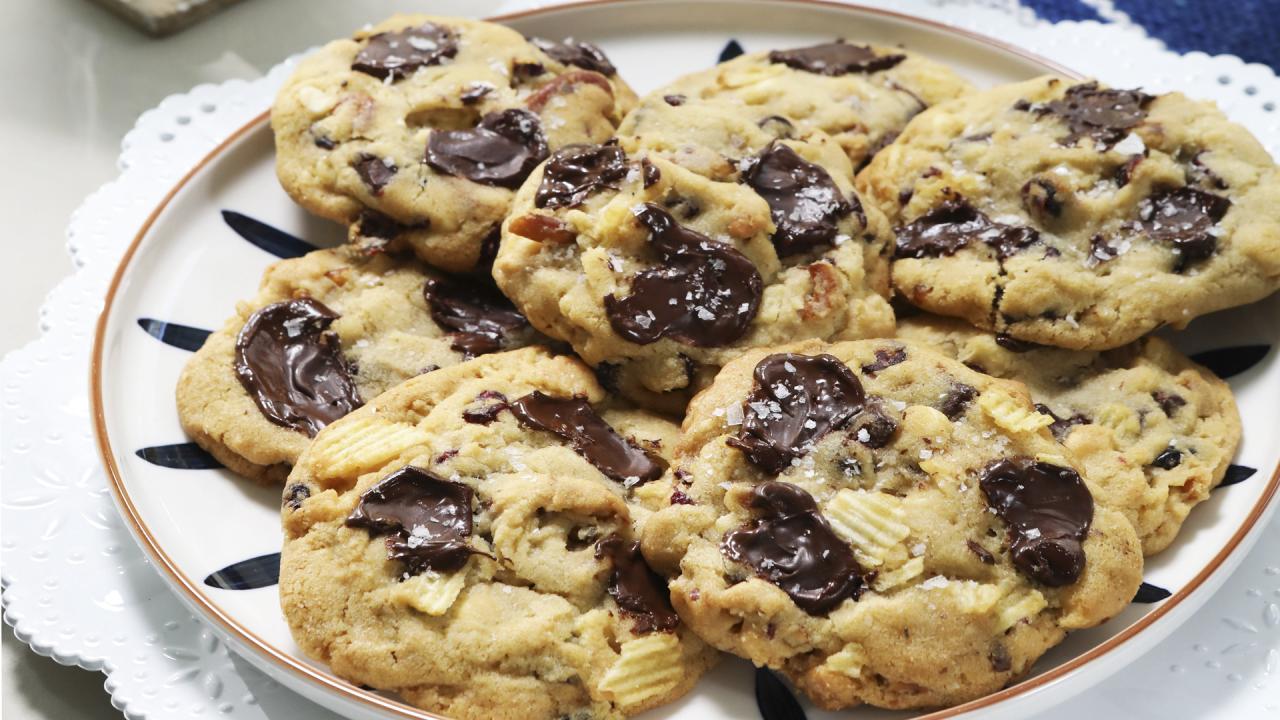Kitchen Sink Cookie
