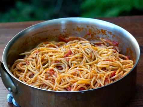 Spaghetti with Quick Pesto Tomato Sauce