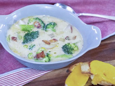 Broccoli Chowder with Toasts