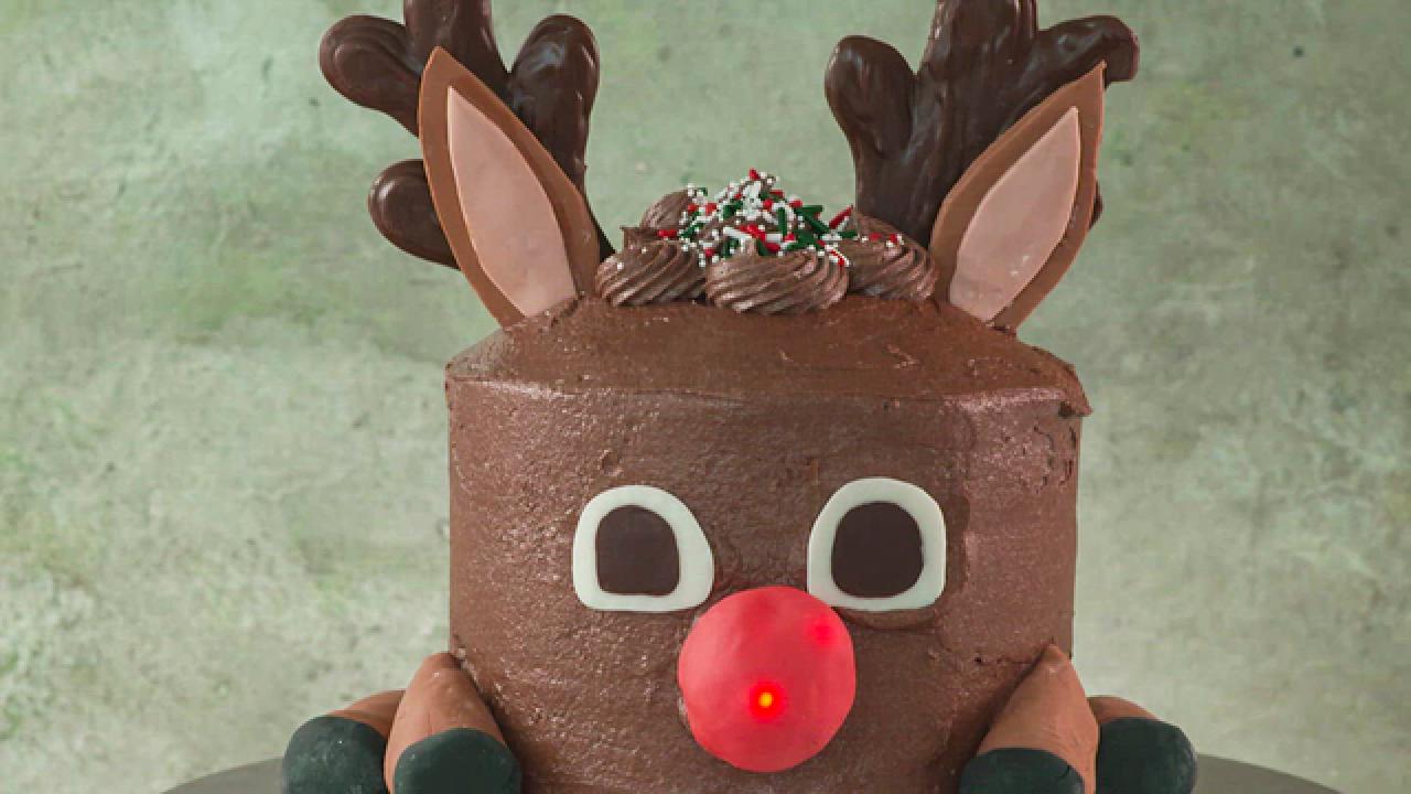 Light-Up Reindeer Cake