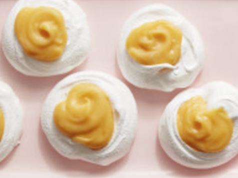 Pavlova Eggs with Lemon Curd