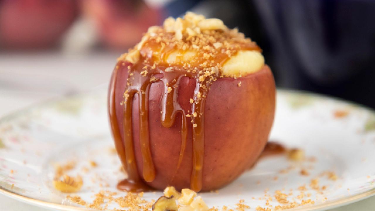 Cheesecake-Stuffed Apples