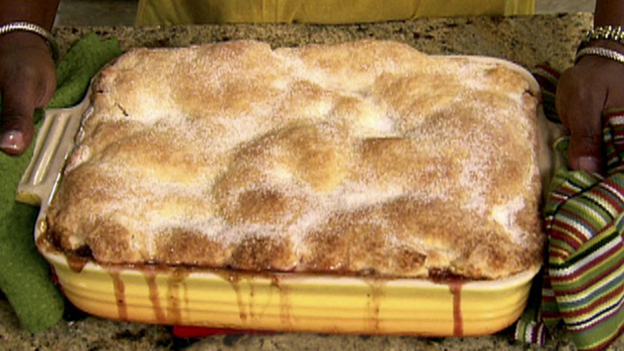 The Neelys' Peach Cobbler