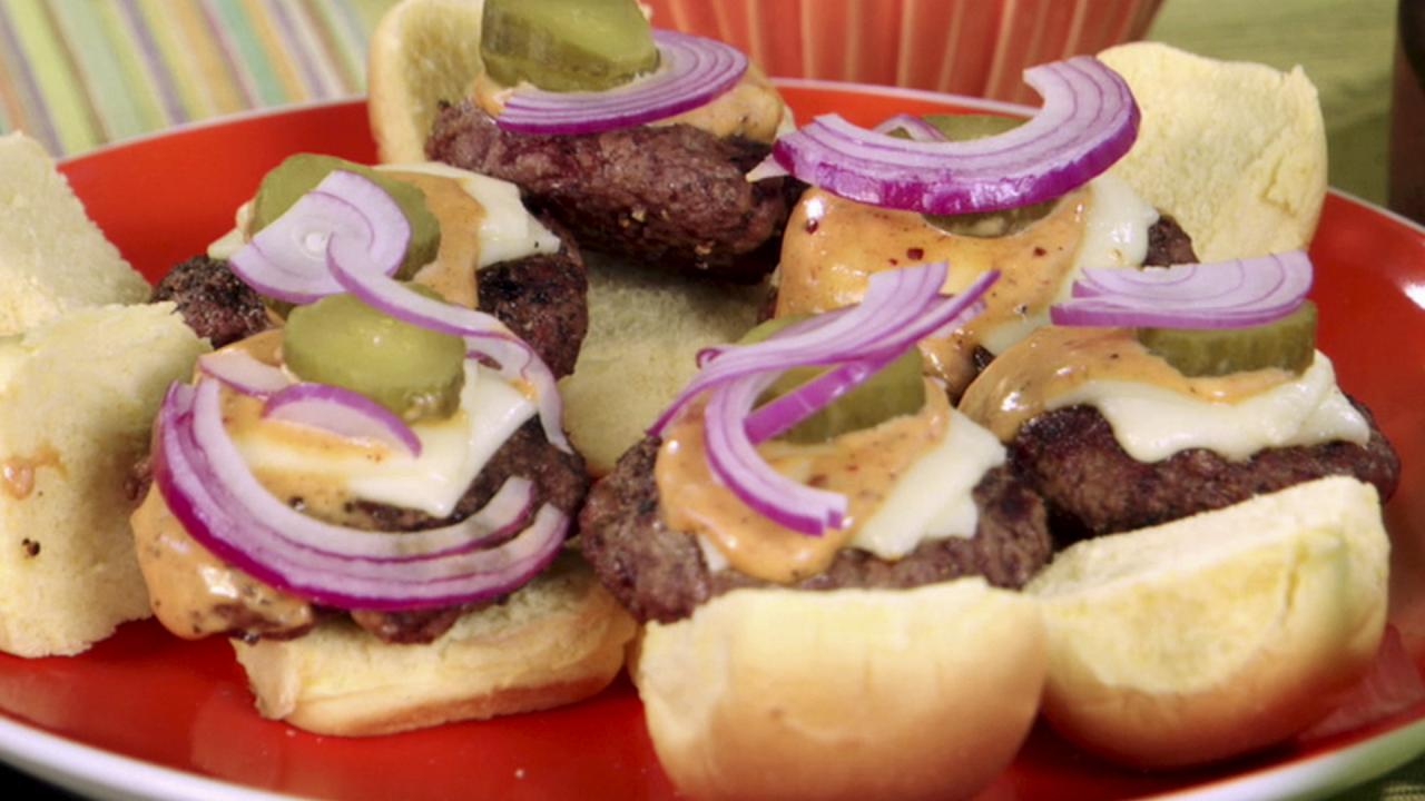 Sliders With Chipotle Mayo