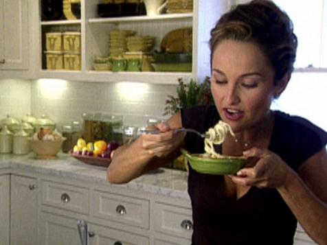 Giada De Laurentiis’ Fettuccine Alfredo