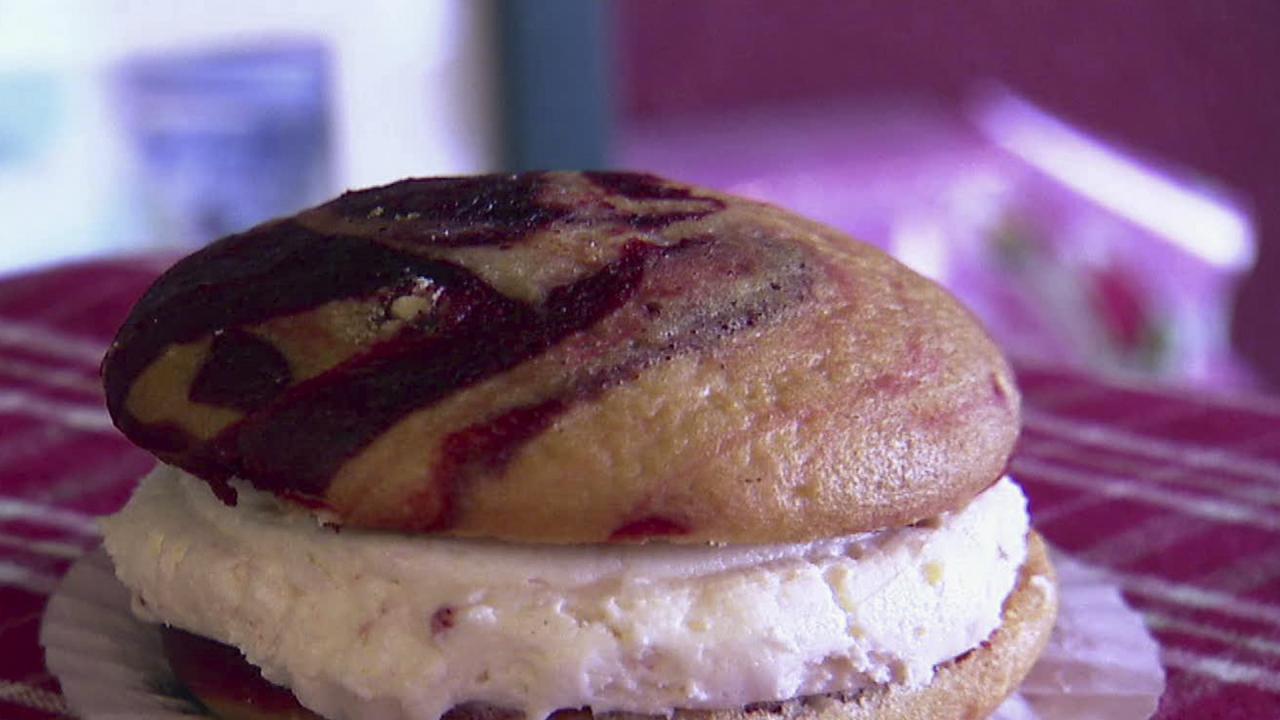 Peppermint Whoopie Pies