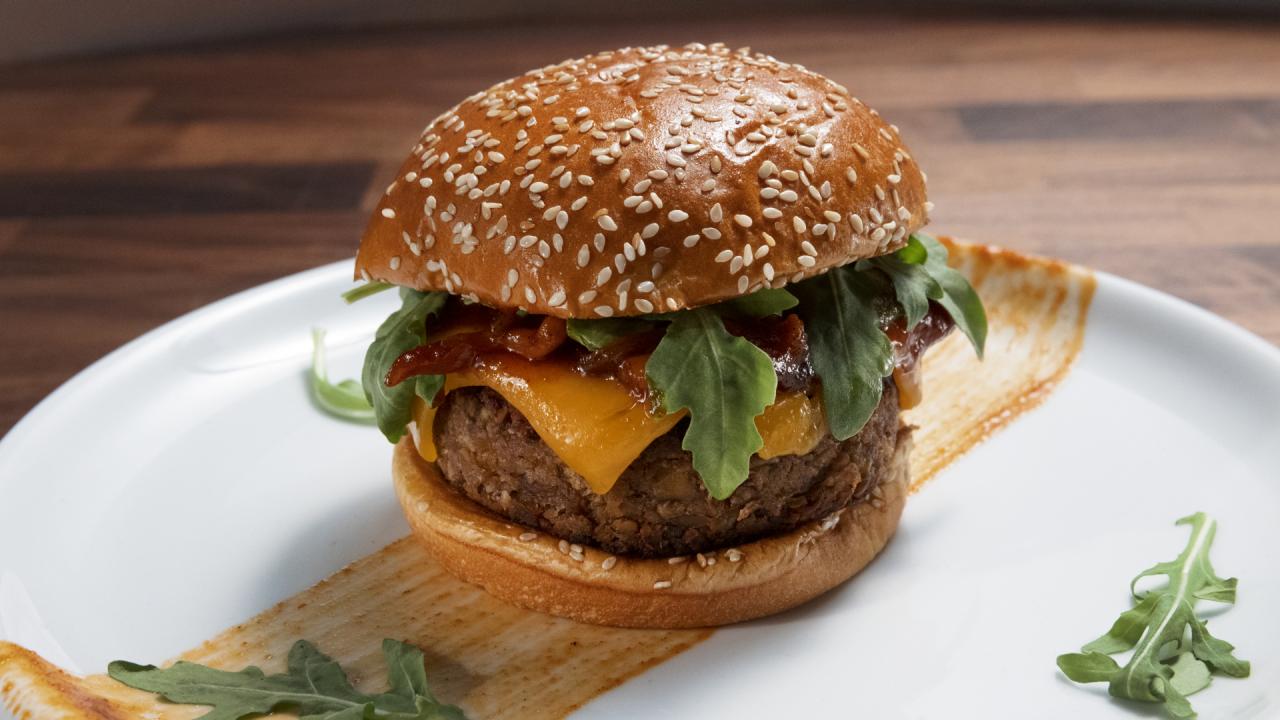 "Pulled Pork" Veggie Burger