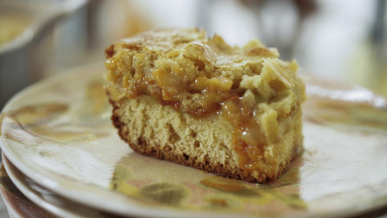 Butterscotch Apple Gooey Butter Cake