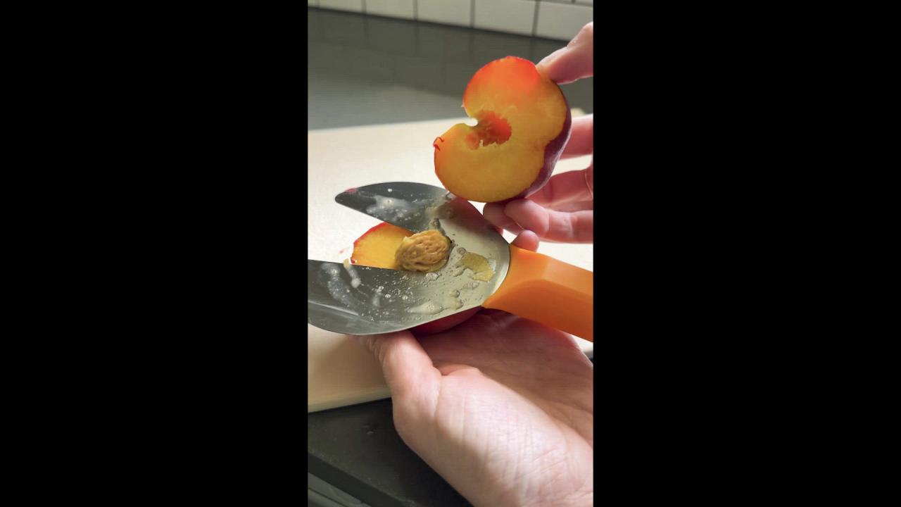 Peach Pitter