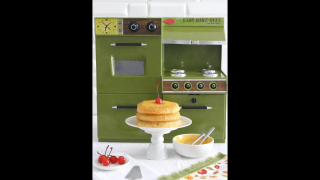 Toy Oven Upside-Down Cake