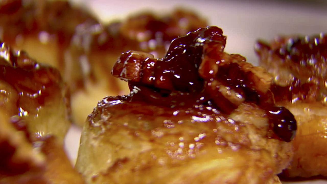 Holiday Sticky Buns