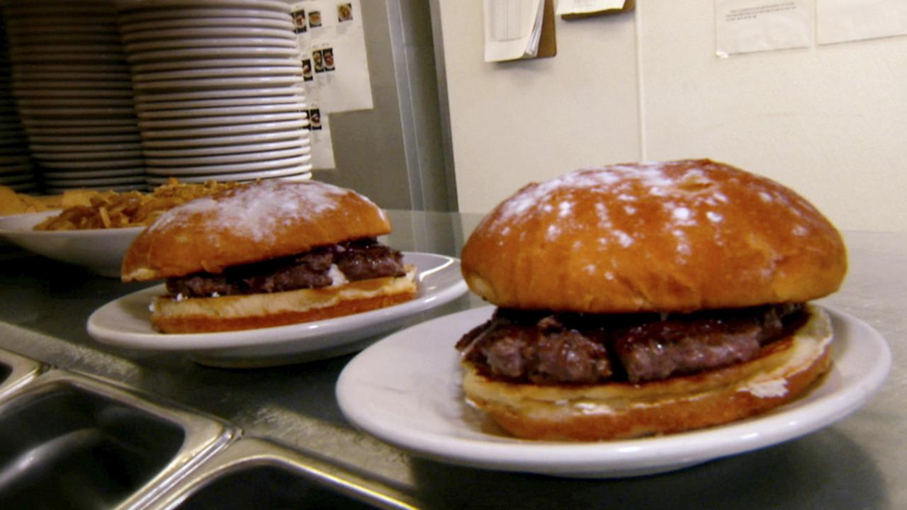 Burgers & Blueberry BBQ Sauce