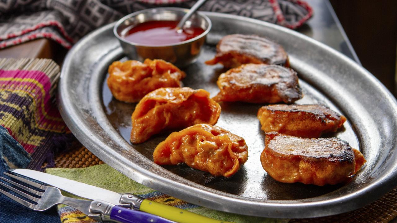 Ms. Chi's Jumbo Cheeseburger Potstickers