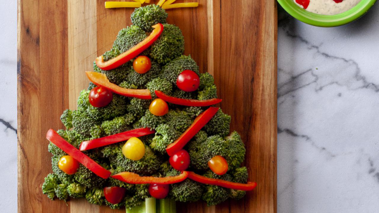 Christmas Crudités Tree with Festive Ranch