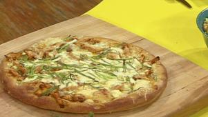 Wingless Buffalo Chicken Pizza
