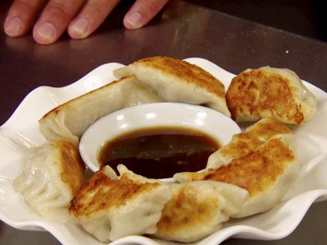 Peaceful Hand-Fried Dumplings