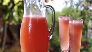 Peach and Champagne Cocktail