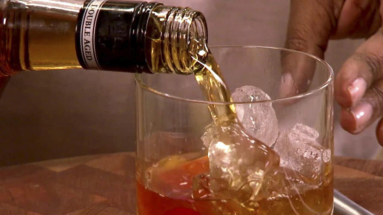 Smooth Old-Fashioned Cocktail