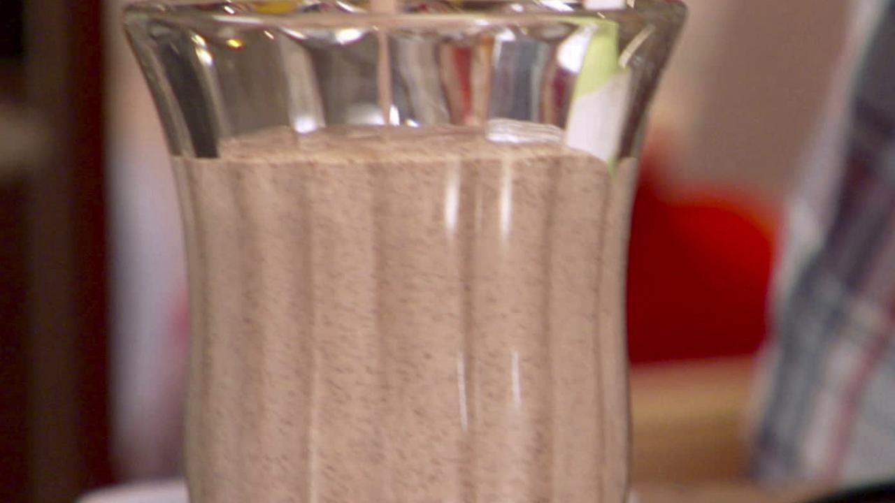 Dreamy Chocolate Cake Shake