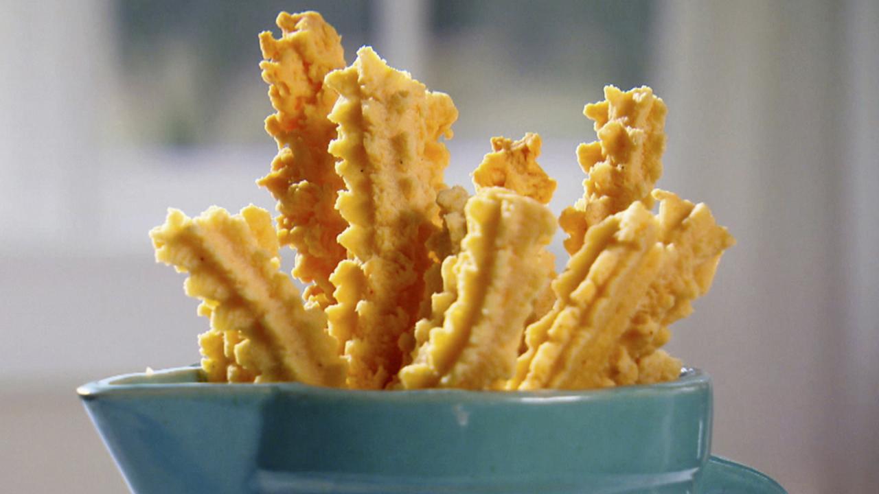 Trisha's Cheese Straws