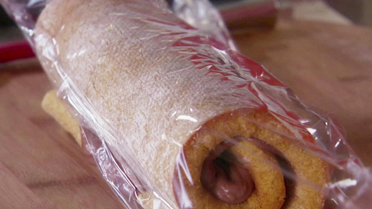 Giada's Cinnamon Pumpkin Roll