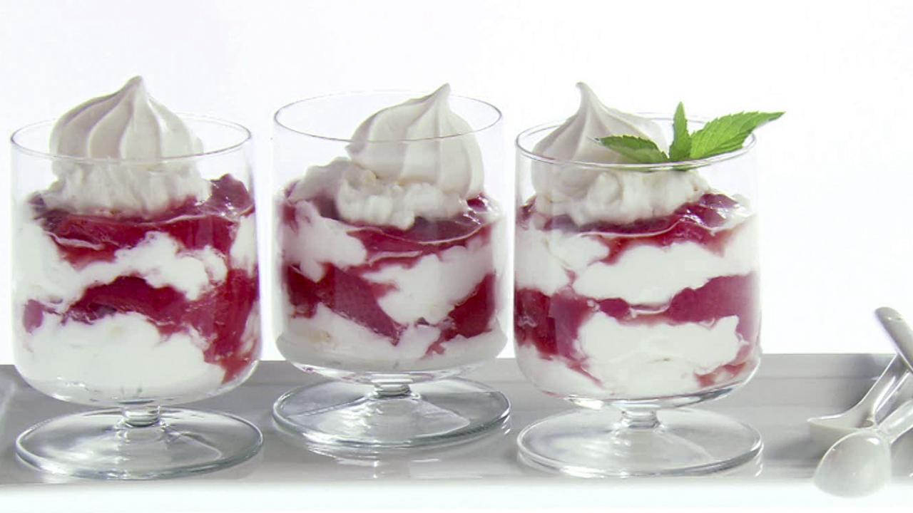Creamy Strawberry Parfaits