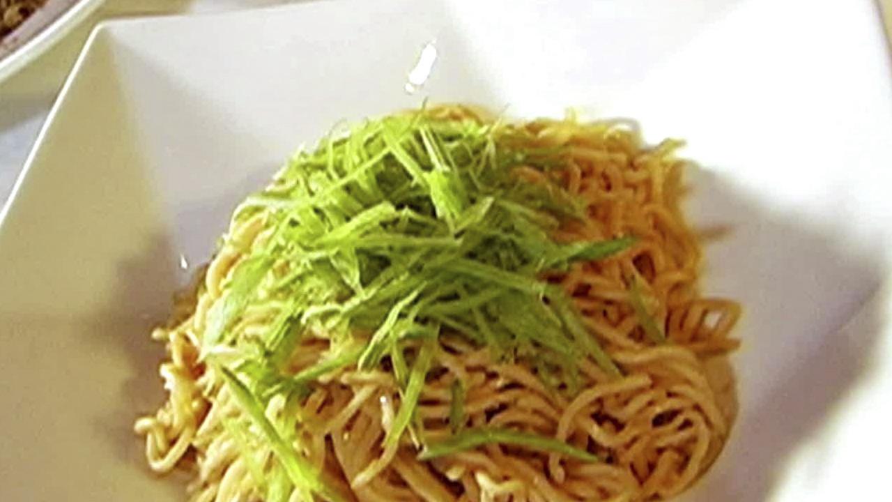 Duff Goldman: Garlic Noodles