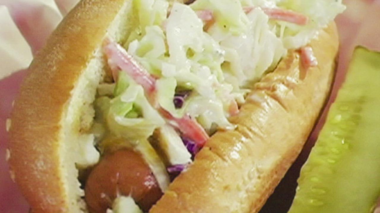Alton Brown: Cosmic Slaw Dog