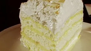 Claire Robinson: Meringue Cake
