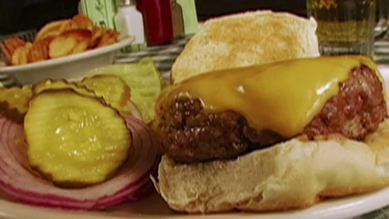 Bobby Flay: Cheeseburger